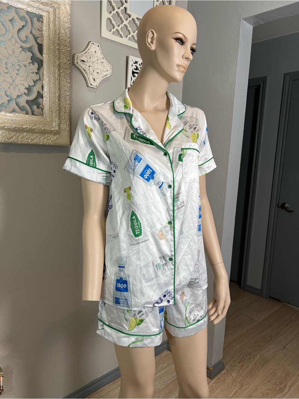 Shirt and shorts pajama set with a tequila theme - Picture 5 of 13